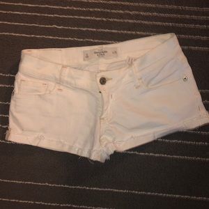 WHITE ABERCROMBIE JEAN SHORTS